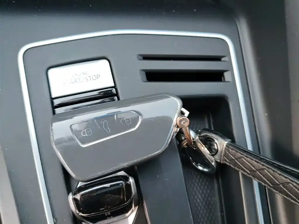 Volkswagen Golf 2023 из CN, фото 9