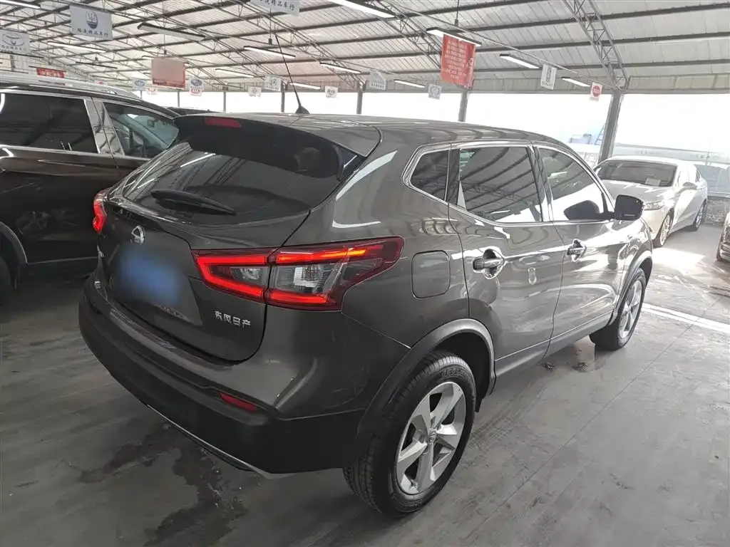 Nissan Qashqai — фото 7