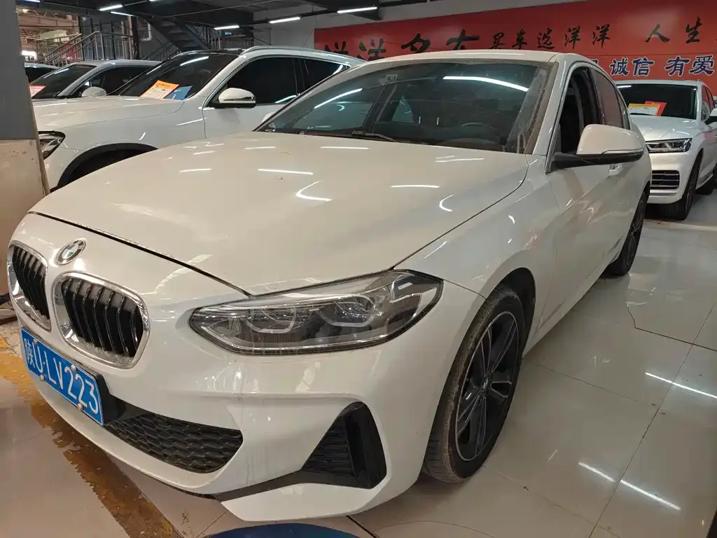 BMW 1 Series 2022 из CN, фото 1