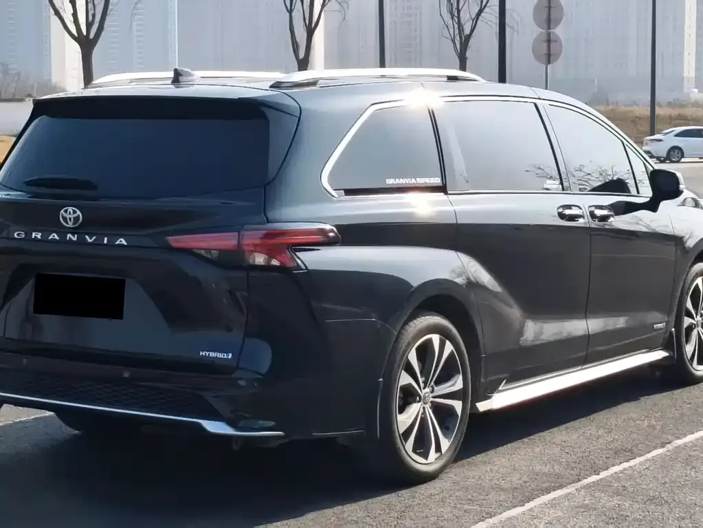 Toyota Granvia 2024 из CN, фото 7