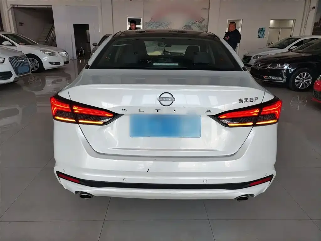 Nissan Teana 2023 из CN, фото 2