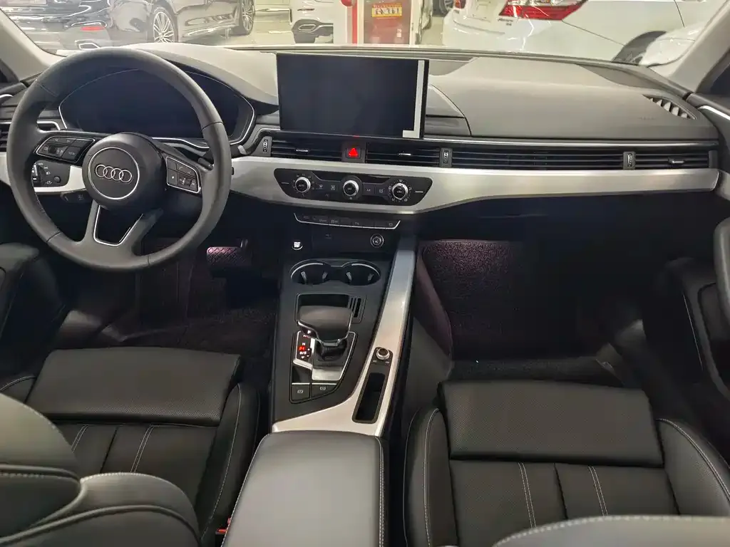 Audi A4L 2024 из CN, фото 3