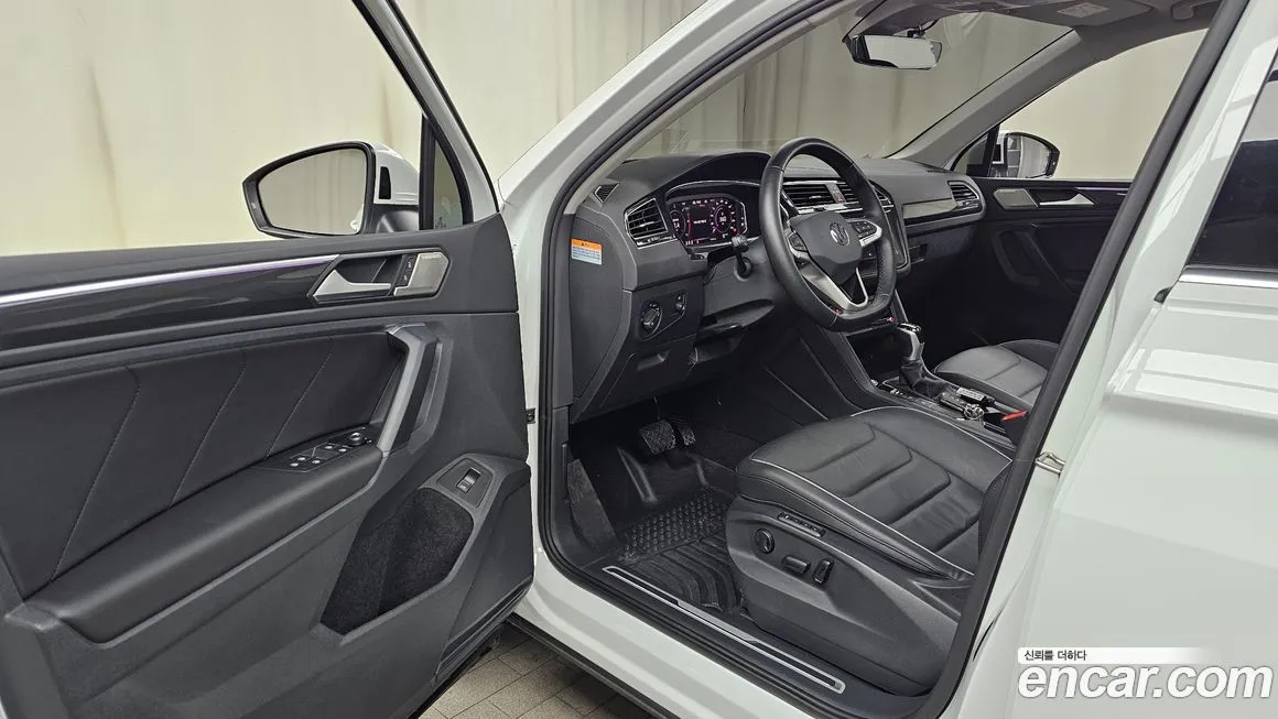 Volkswagen Tiguan — фото 7