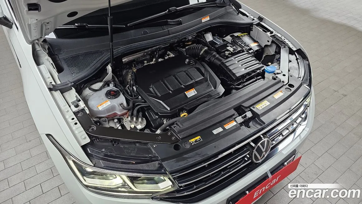 Volkswagen Tiguan — фото 10