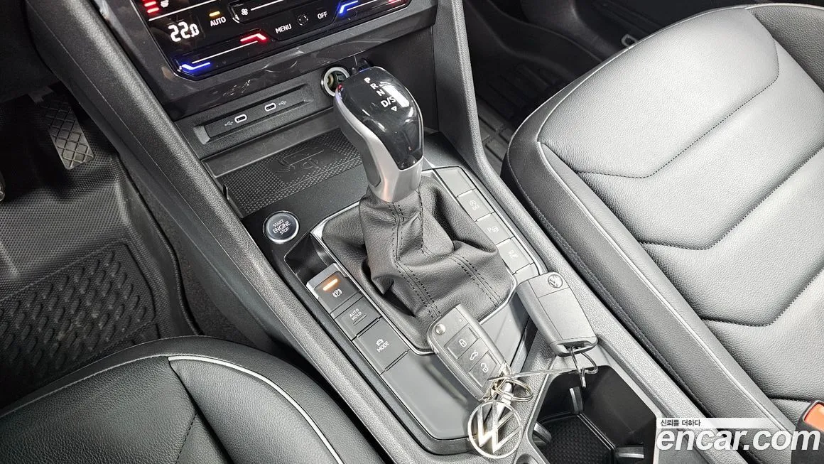 Volkswagen Tiguan — фото 9