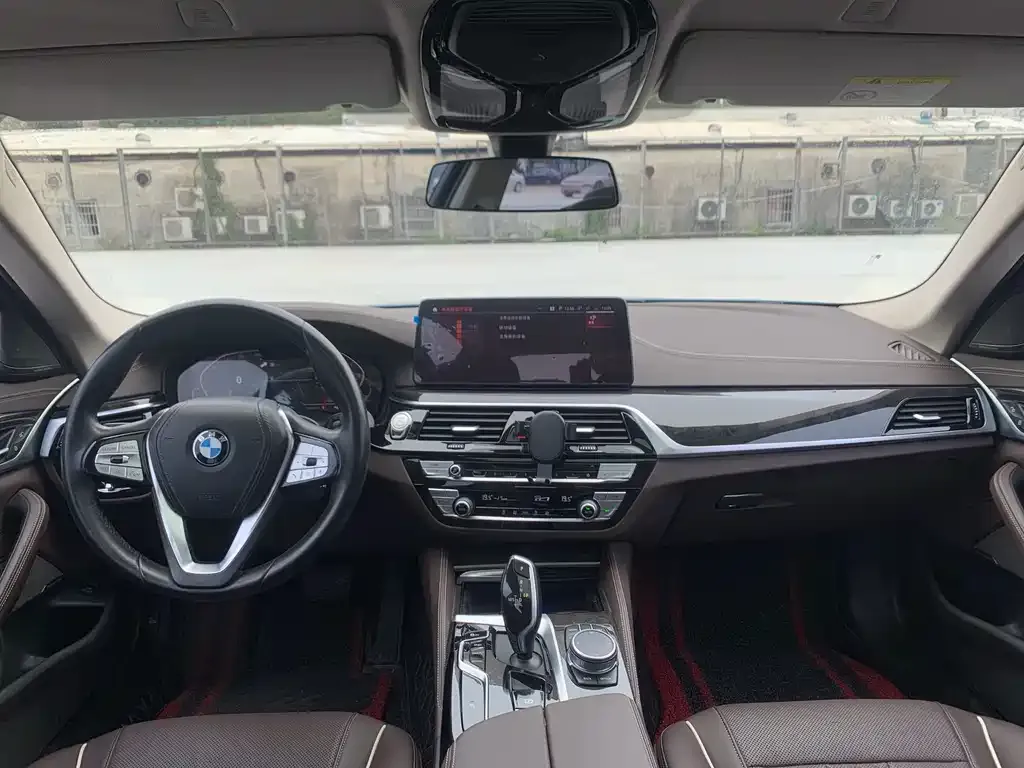 BMW 5 Series — фото 10