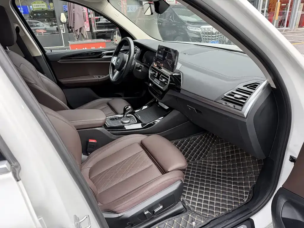 BMW X3 2024 из CN, фото 2
