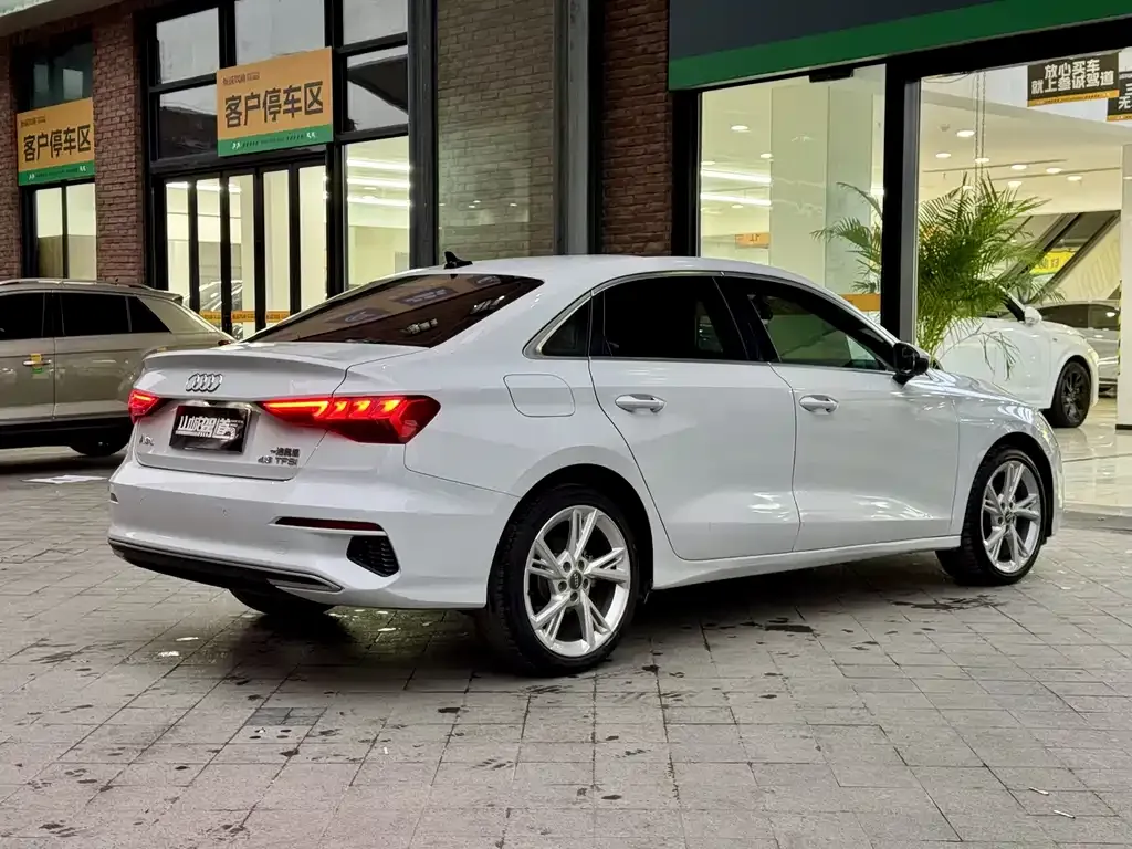 Audi A3 2021 из CN, фото 10
