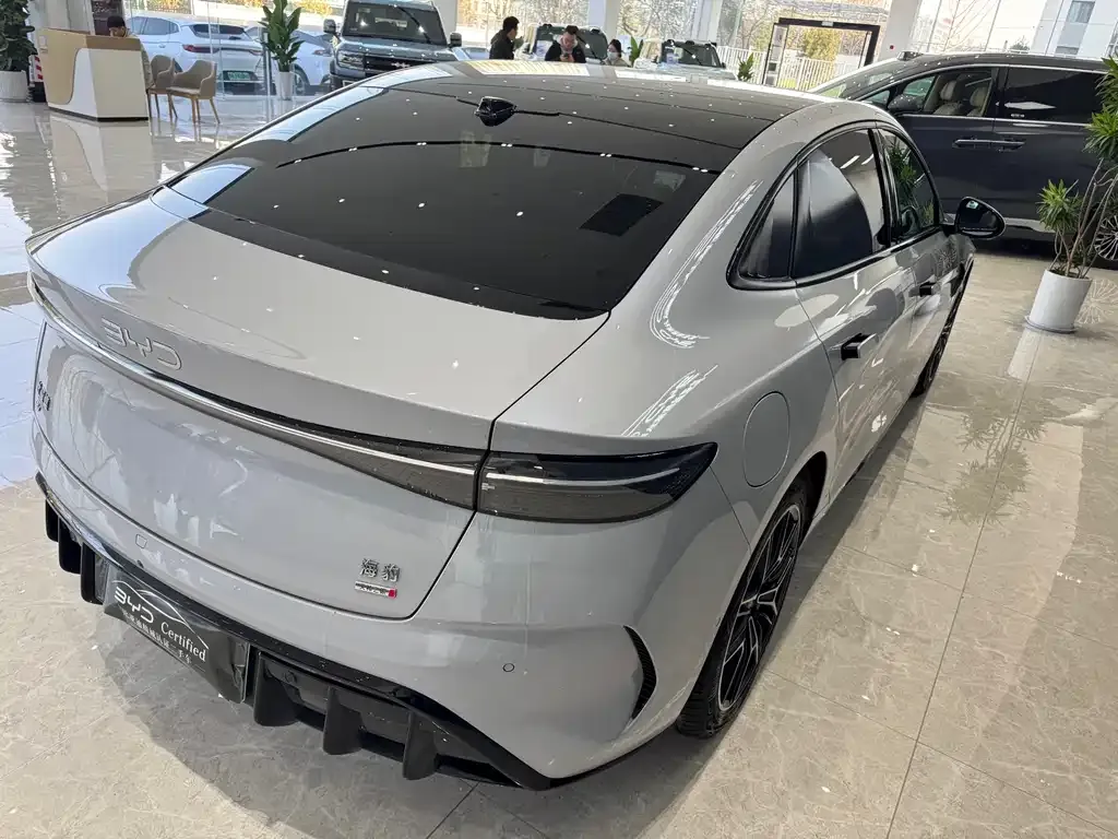 BYD Seal — фото 10