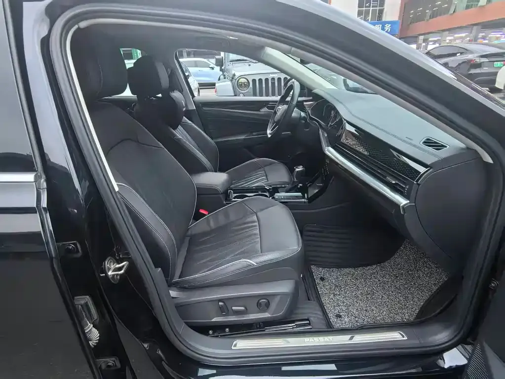 Volkswagen Passat 2023 из CN, фото 9