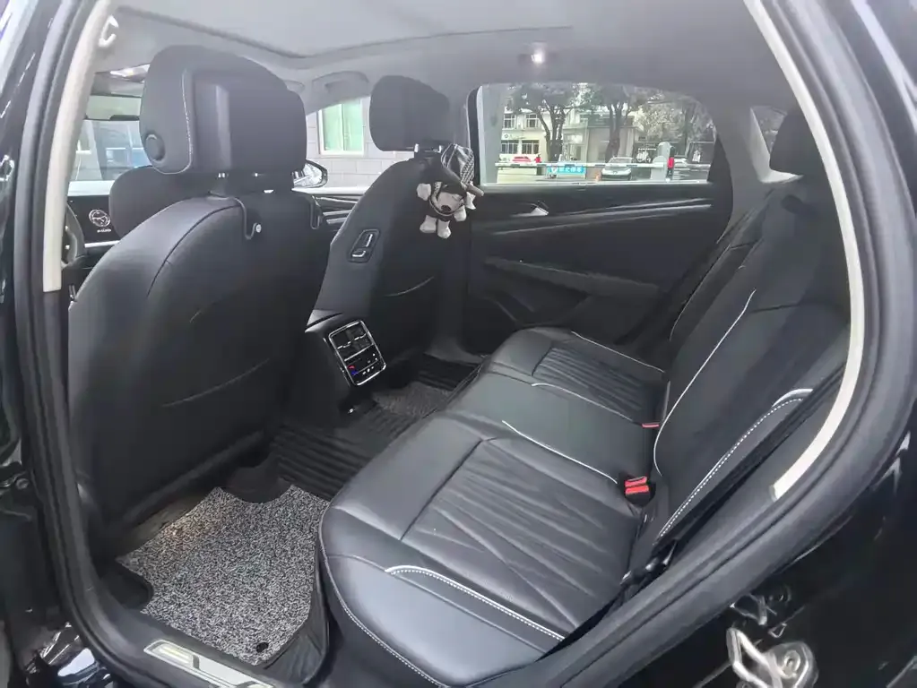 Volkswagen Passat 2023 из CN, фото 2