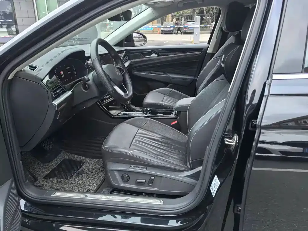 Volkswagen Passat 2023 из CN, фото 3