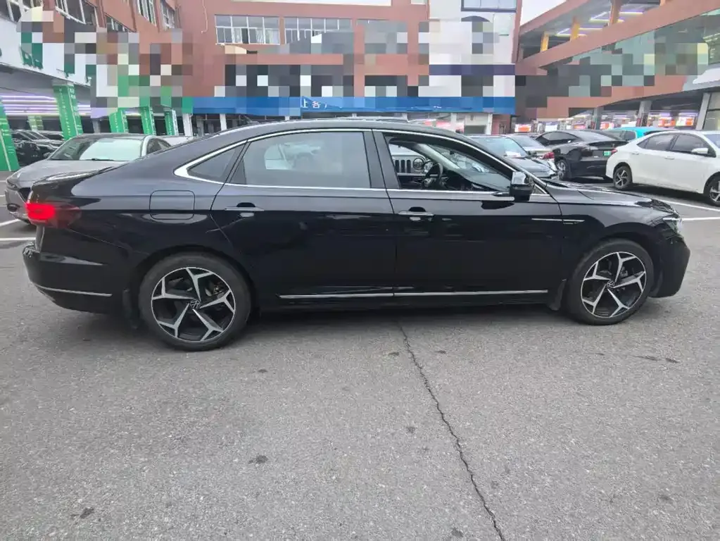 Volkswagen Passat 2023 из CN, фото 7