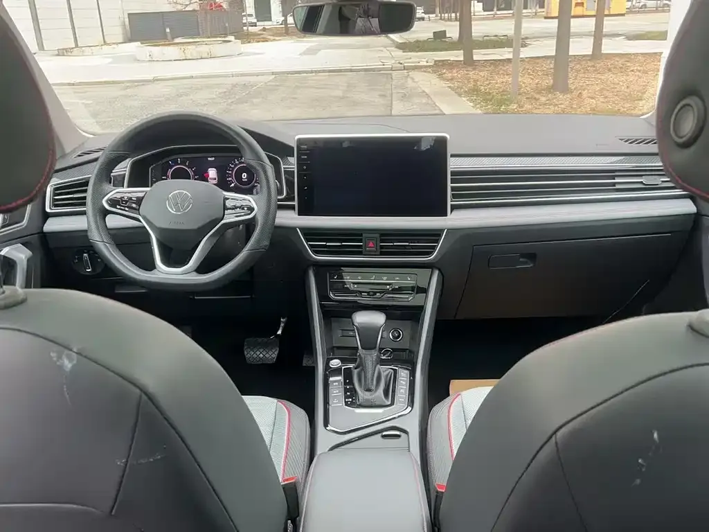 Volkswagen Tiguan L New Energy — фото 10