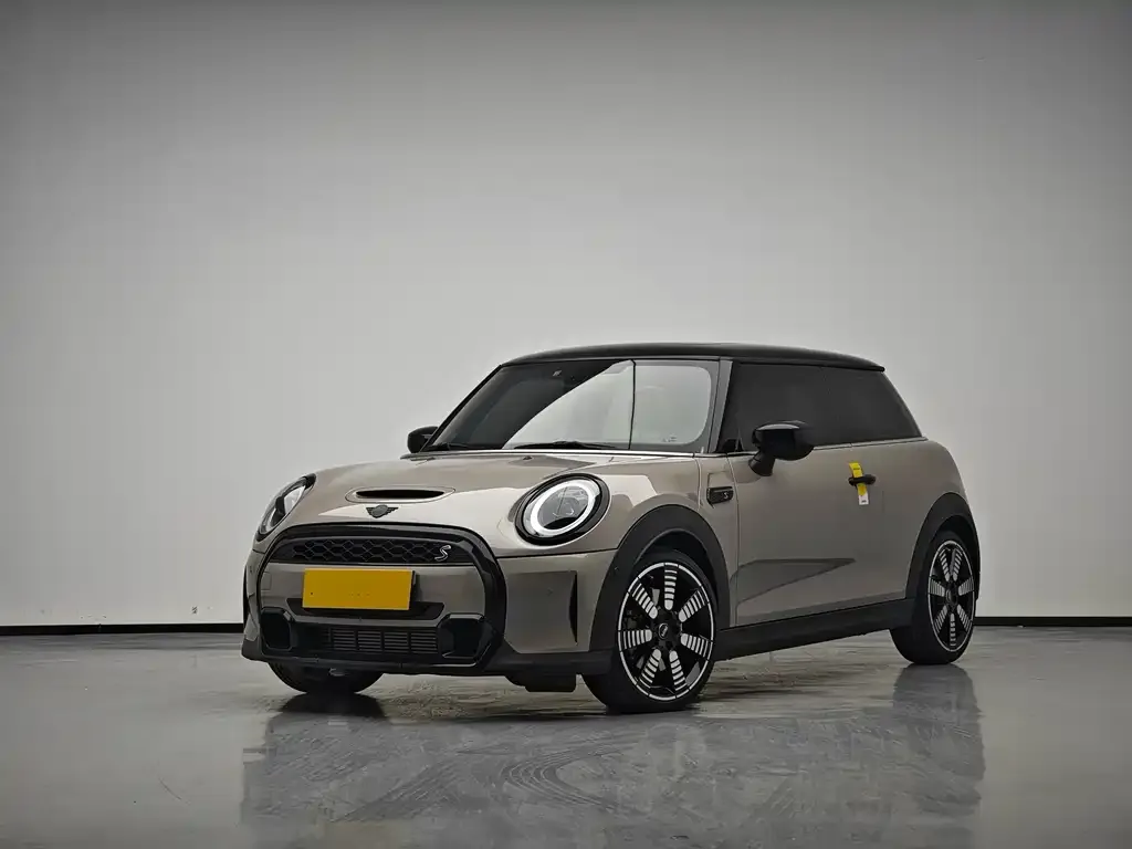 MINI Cooper (3-door) 2023 из CN, фото 1