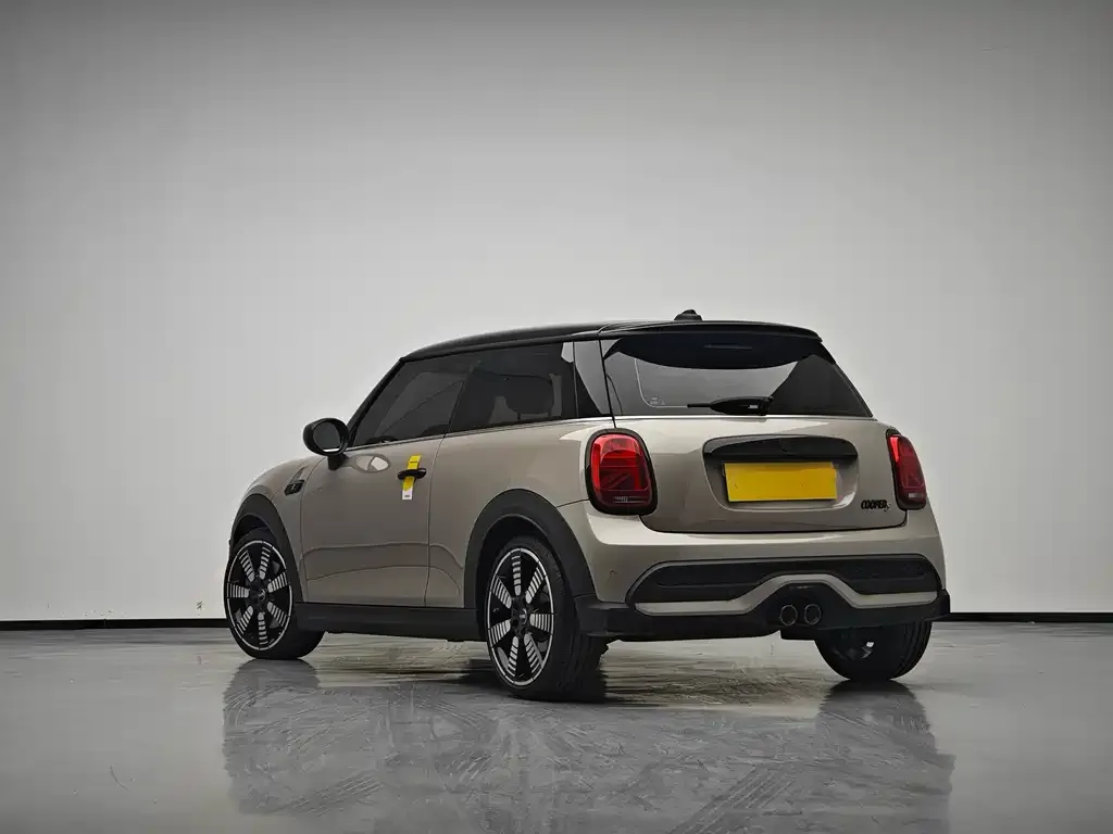 MINI Cooper (3-door) 2023 из CN, фото 9