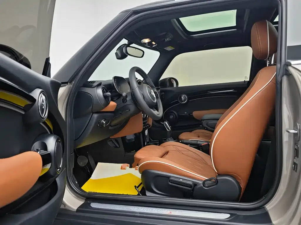 MINI Cooper (3-door) 2023 из CN, фото 8