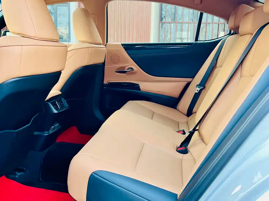 Lexus ES 2024 из CN, фото 2