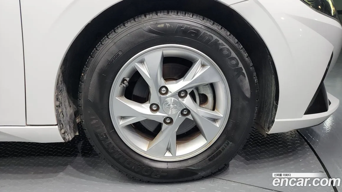 Hyundai AVANTE — фото 8