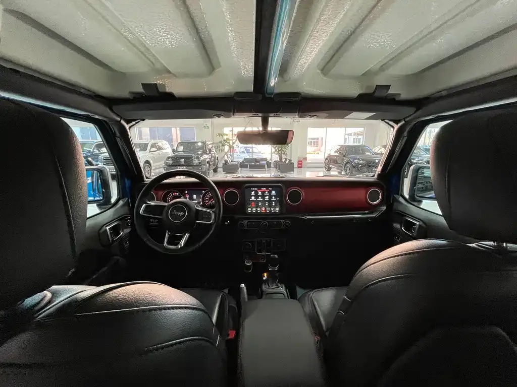 Jeep Wrangler — фото 6