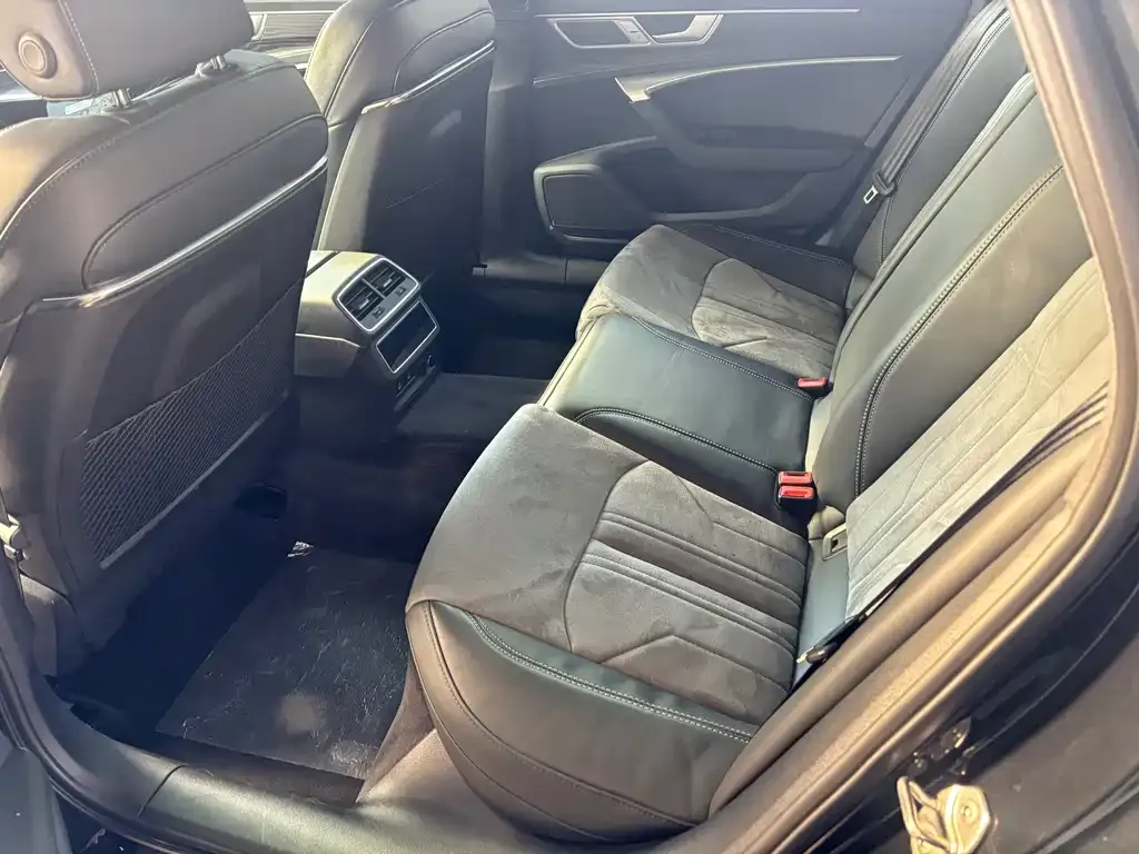 Audi A6L 2024 из CN, фото 3