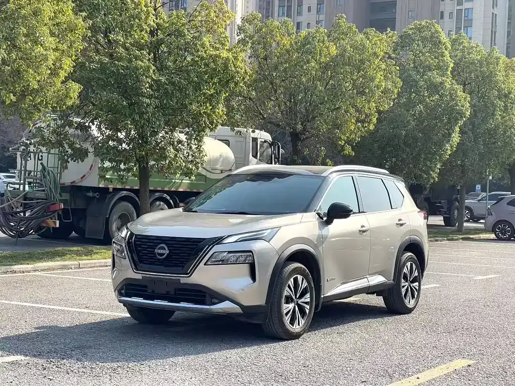 Nissan X-Trail 2023 из CN, фото 1