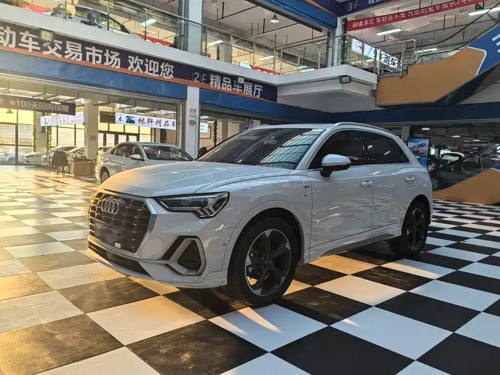 Audi Q3 2023 из CN, фото 1
