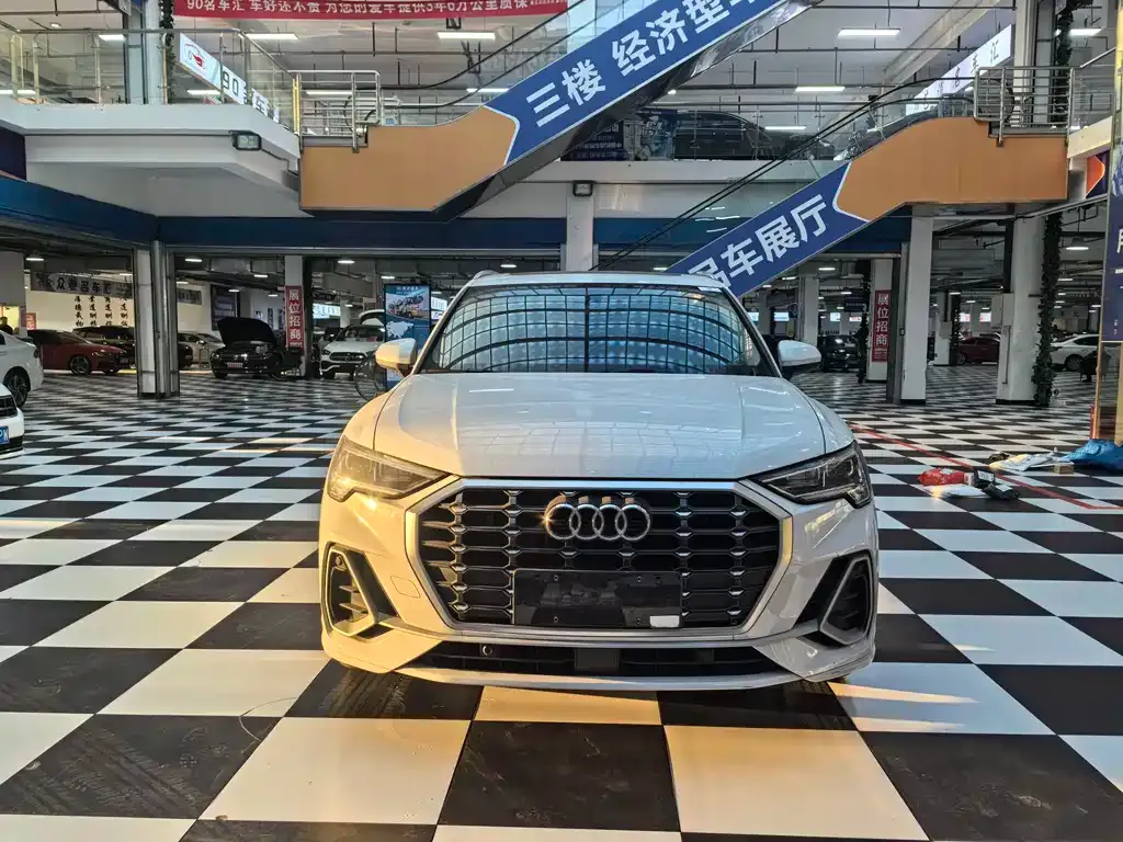 Audi Q3 2023 из CN, фото 7