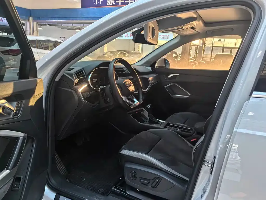 Audi Q3 2023 из CN, фото 3
