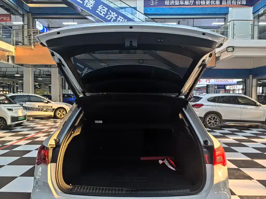 Audi Q3 2023 из CN, фото 5