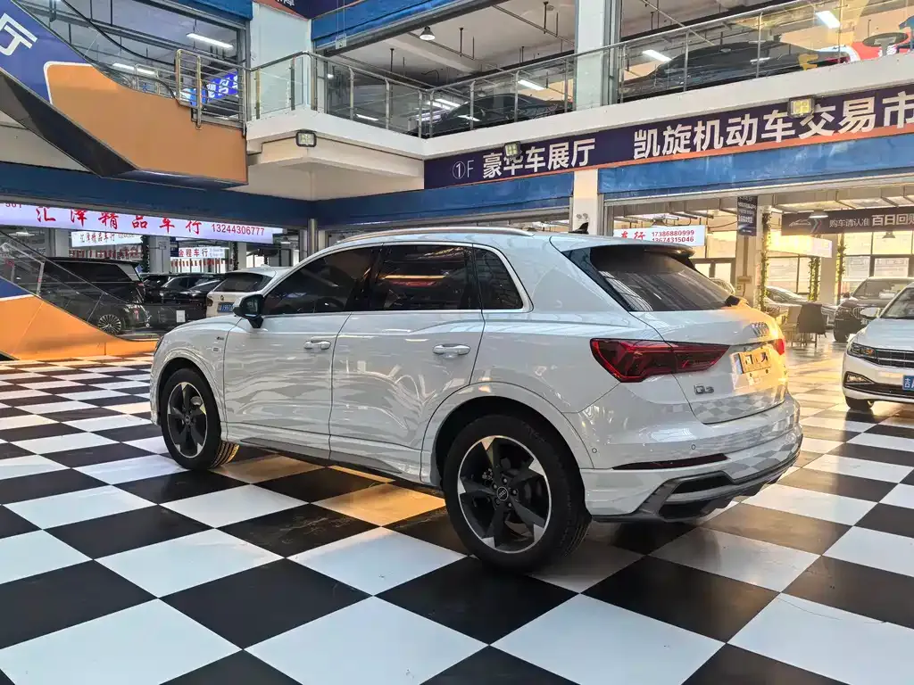 Audi Q3 2023 из CN, фото 9