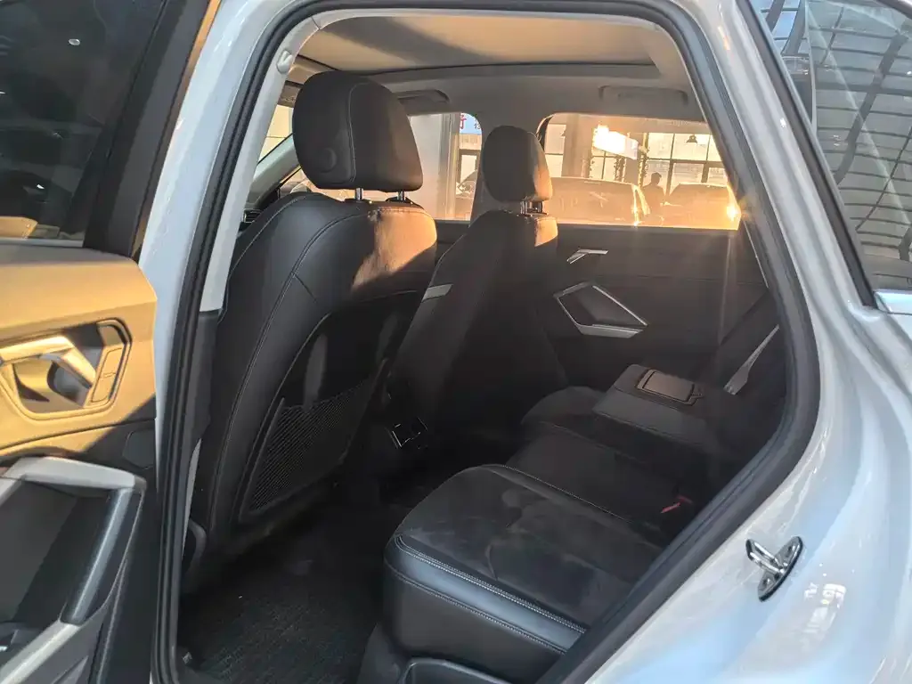 Audi Q3 2023 из CN, фото 10