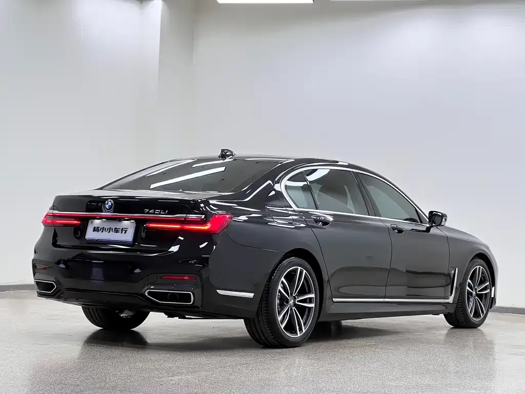 BMW 7 Series 2022 из CN, фото 10
