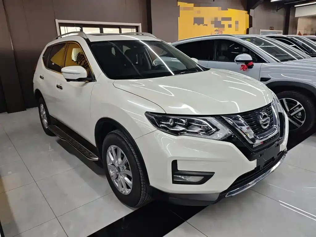 Nissan X-Trail 2023 из CN, фото 2