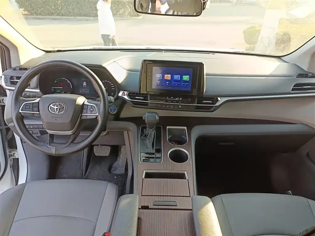 Toyota Granvia 2023 из CN, фото 5