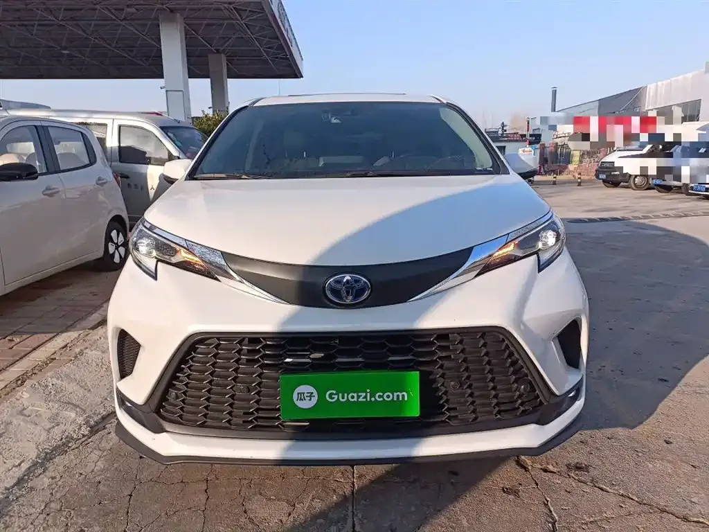 Toyota Granvia 2023 из CN, фото 10