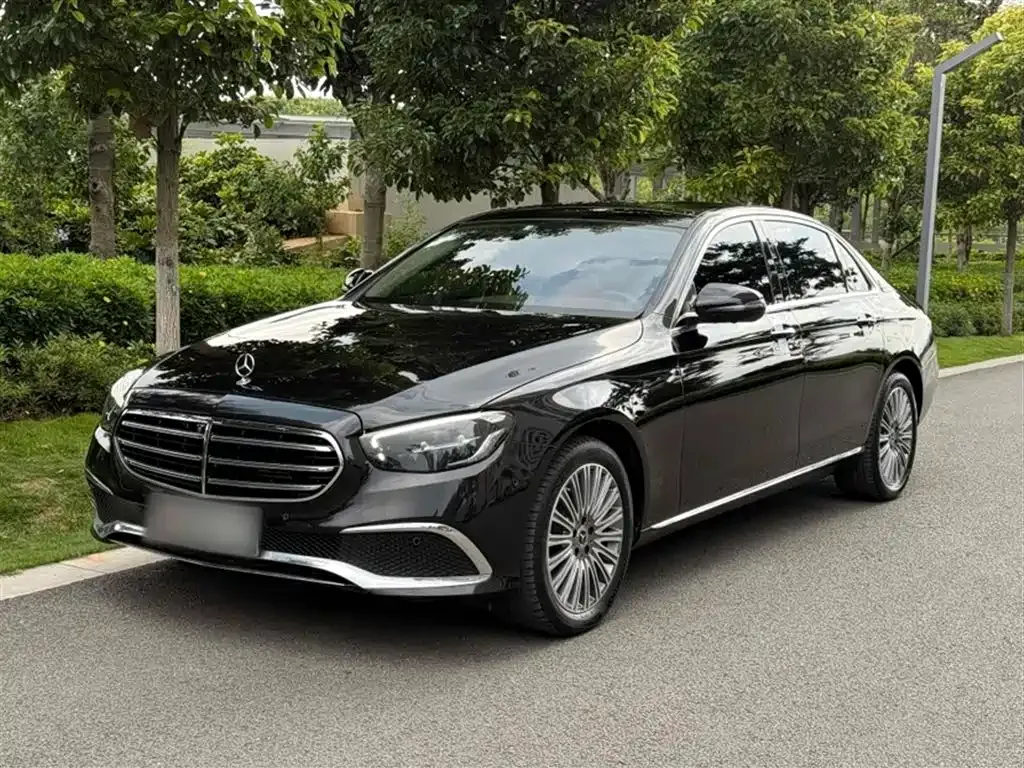 Mercedes-Benz E-Class — фото 9