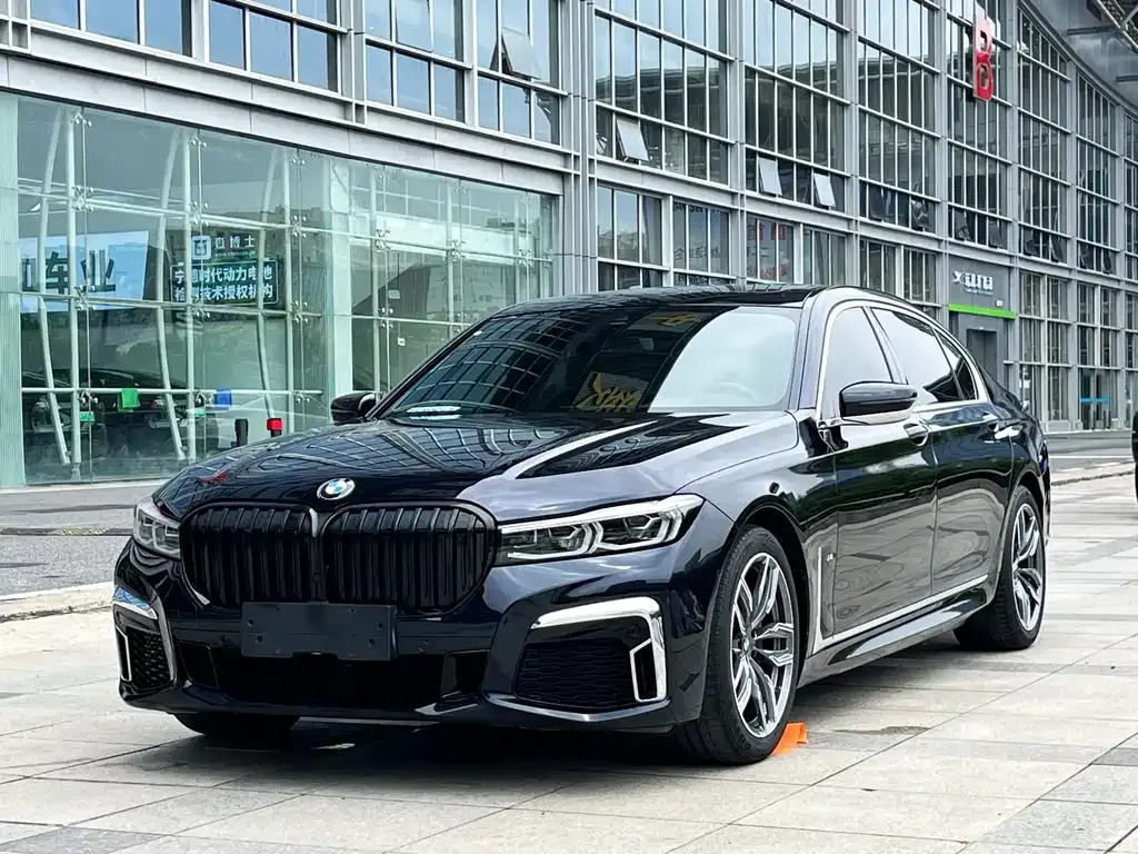 BMW 7 Series 2022 из CN, фото 1