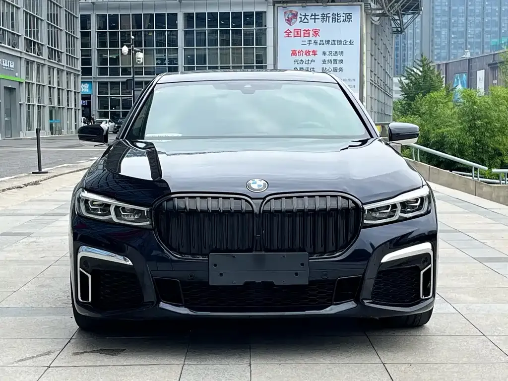 BMW 7 Series 2022 из CN, фото 3