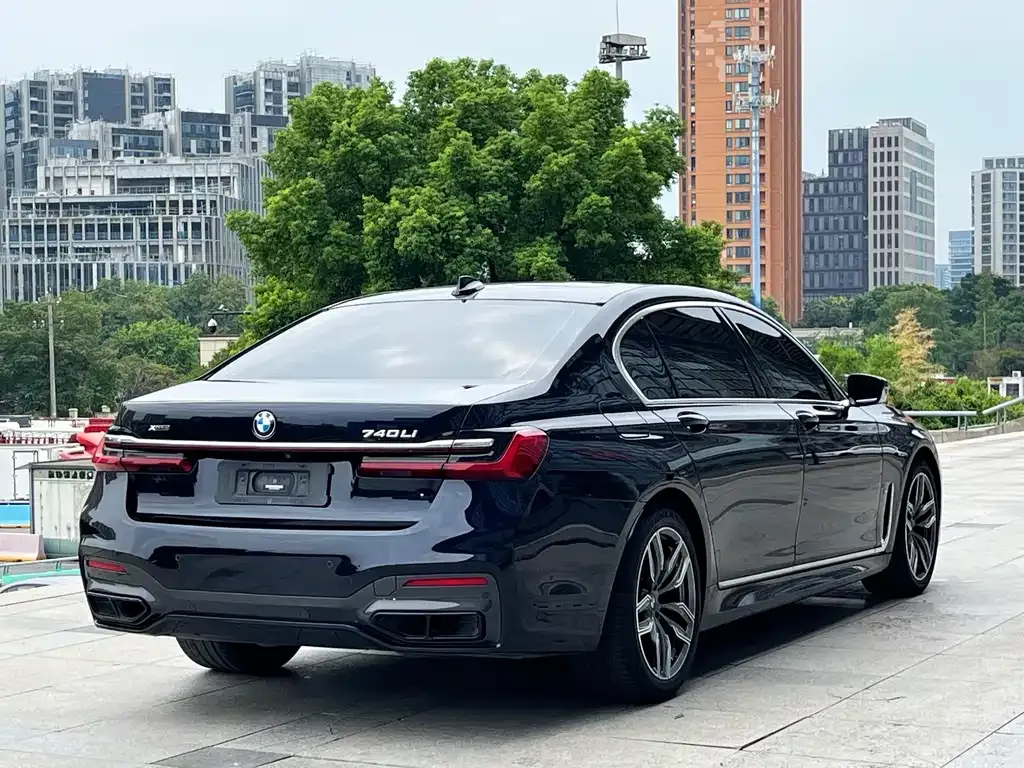 BMW 7 Series 2022 из CN, фото 10