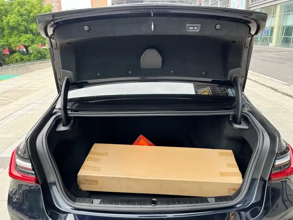 BMW 7 Series 2022 из CN, фото 6