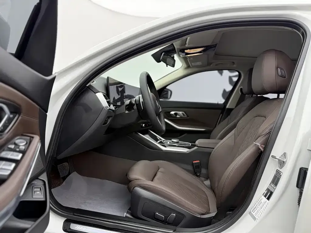 BMW 3 Series 2024 из CN, фото 8