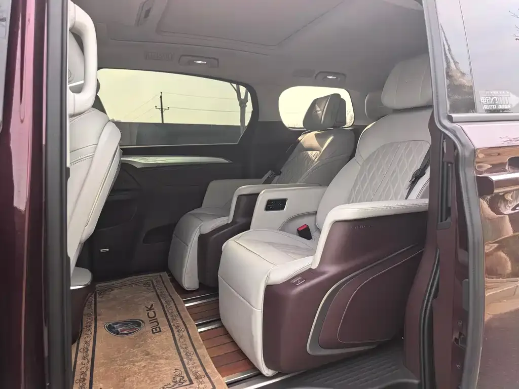 Buick GL8 2023 из CN, фото 2