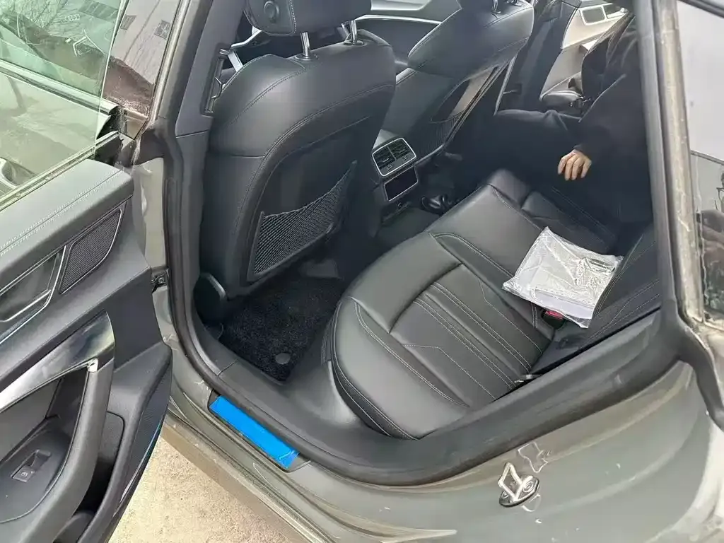 Audi A7 2025 из CN, фото 2