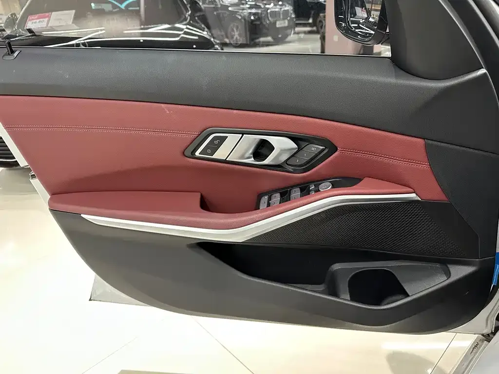 BMW 3 Series 2024 из CN, фото 9