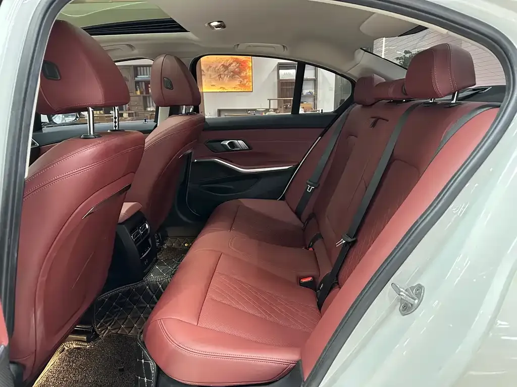 BMW 3 Series 2024 из CN, фото 7
