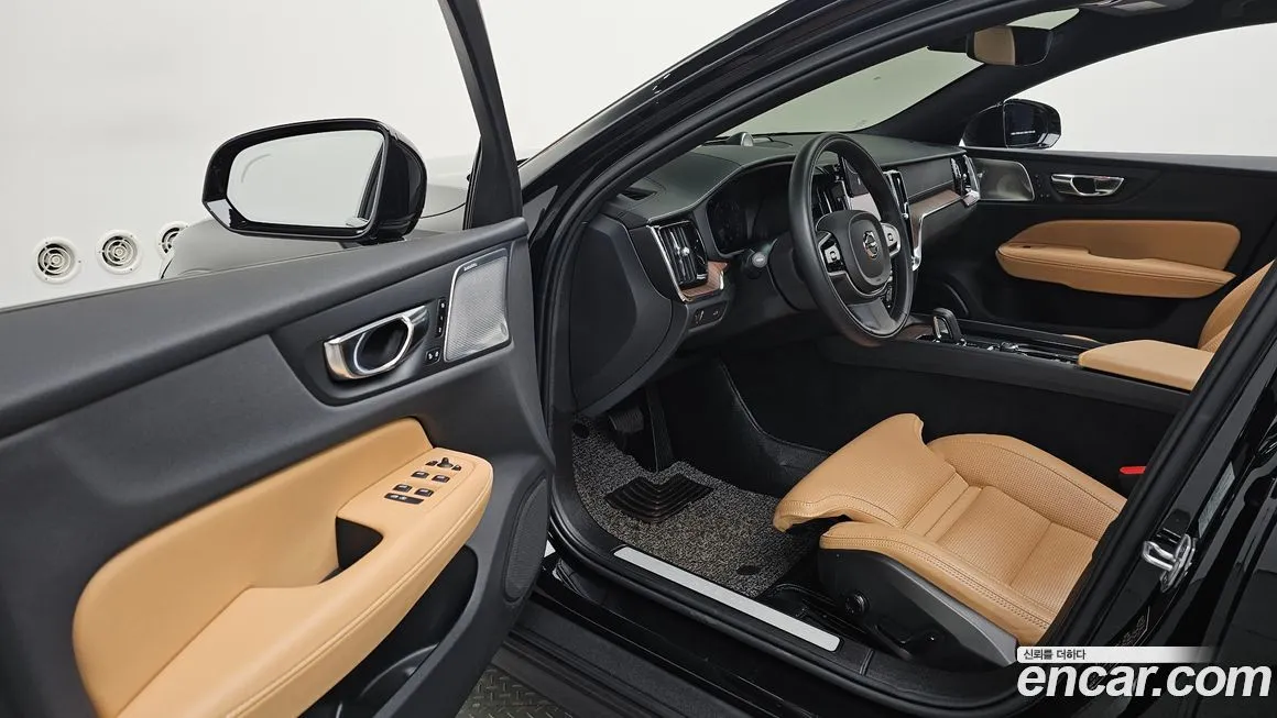 Volvo V60 2021 из KR, фото 8