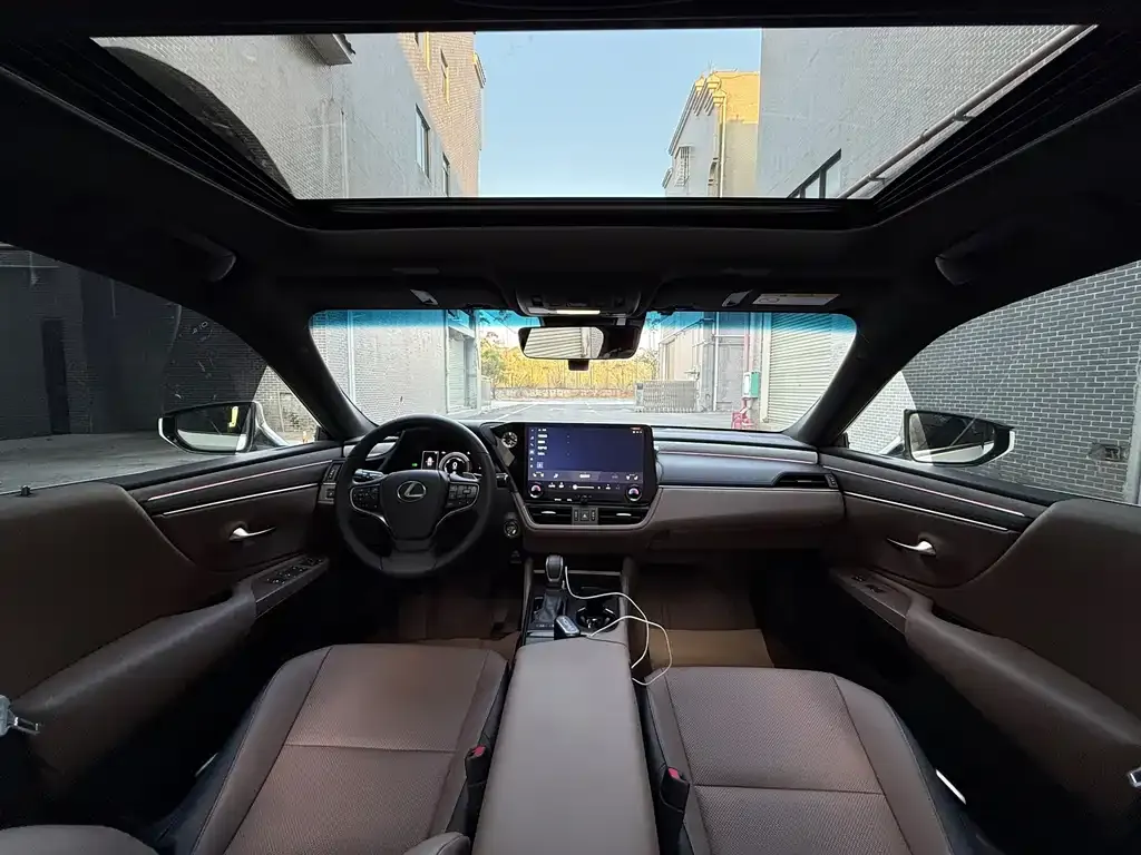 Lexus ES 2025 из CN, фото 3