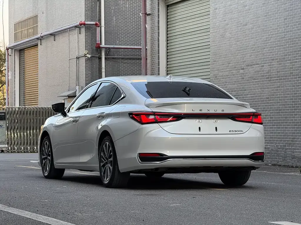 Lexus ES 2025 из CN, фото 6