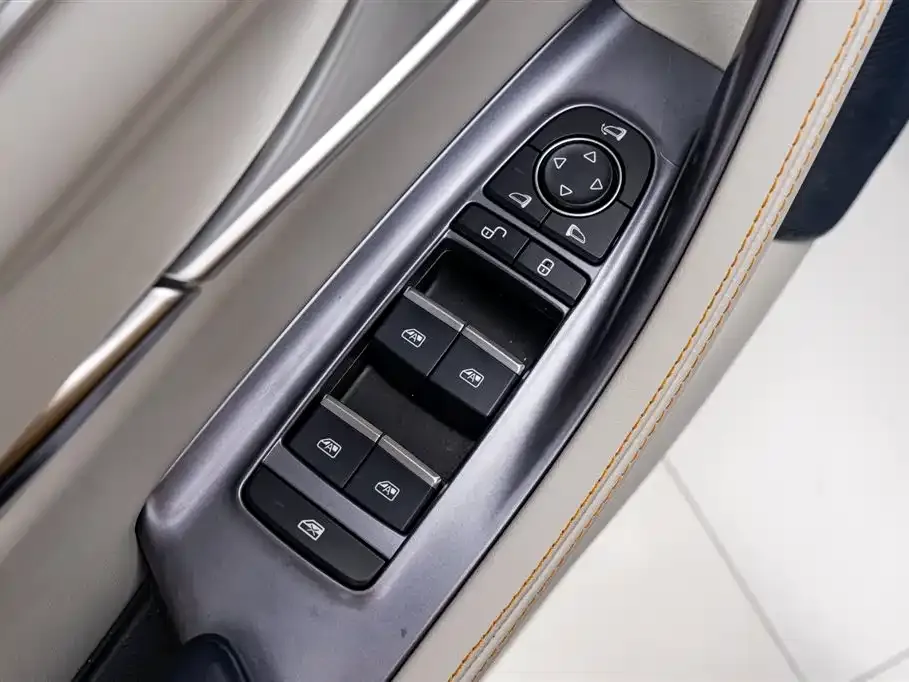 BYD PLUS New Energy — фото 2